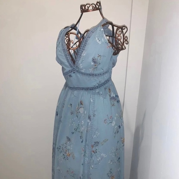 Dress - Picture 3 of 7